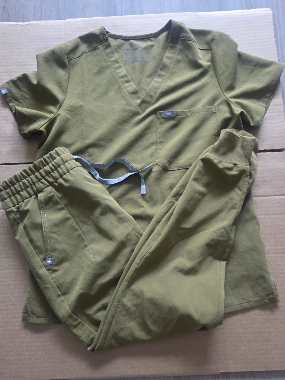 FIGS Sage Green Scrub Set | Small Top & Small Petite Jogger Bottoms Like New